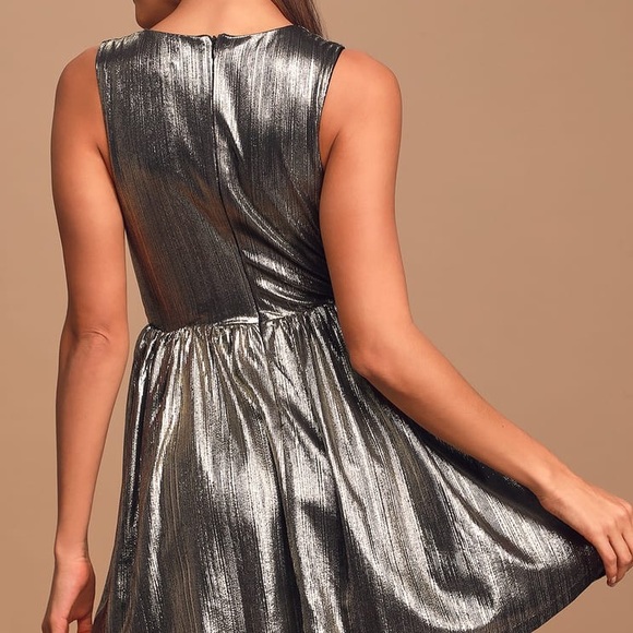 LULU’S NWT METALLIC MINI DRESS SZ MED - Picture 4 of 6
